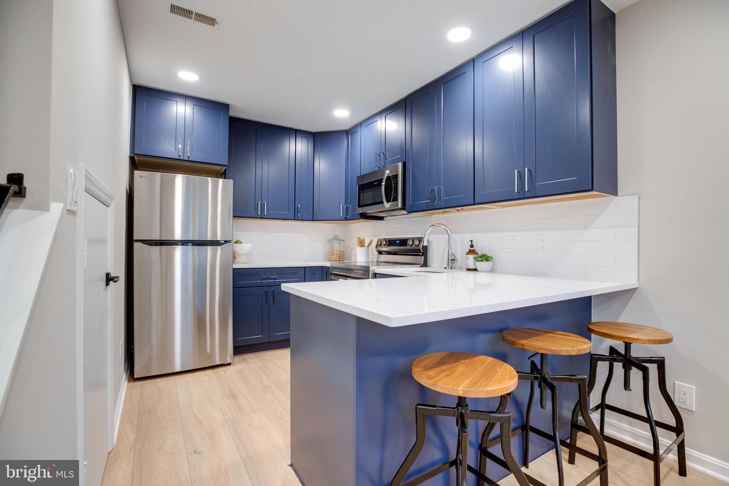 6080 DEER HILL CT, CENTREVILLE, Virginia 20121, 2 Bedrooms Bedrooms, ,1 BathroomBathrooms,Residential,For sale,6080 DEER HILL CT,VAFX2279006 MLS # VAFX2279006