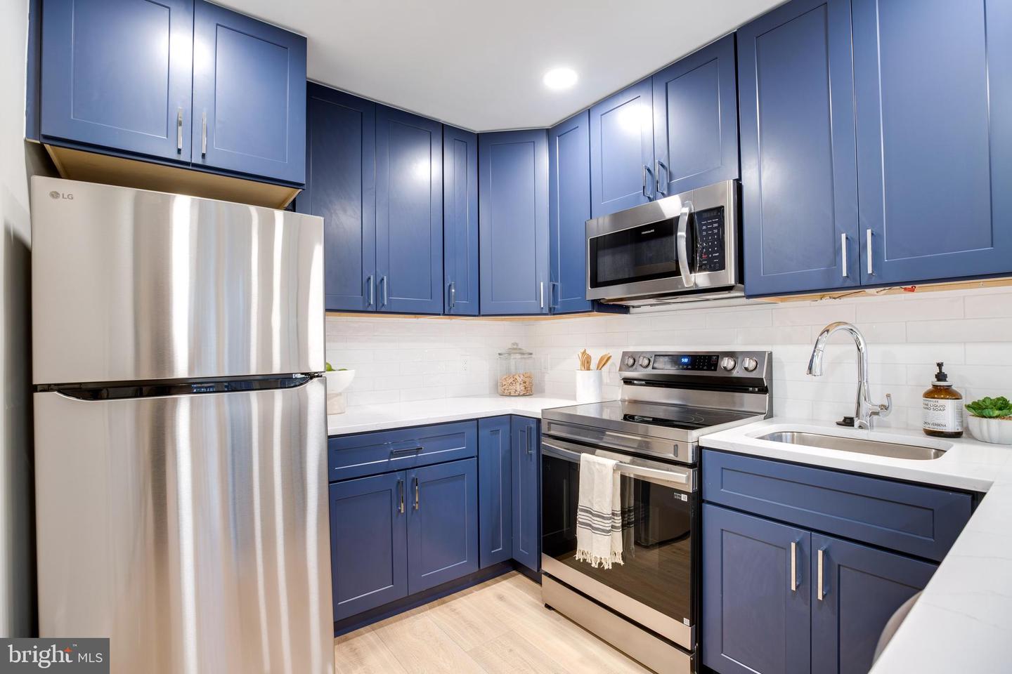 6080 DEER HILL CT, CENTREVILLE, Virginia 20121, 2 Bedrooms Bedrooms, ,1 BathroomBathrooms,Residential,For sale,6080 DEER HILL CT,VAFX2279006 MLS # VAFX2279006