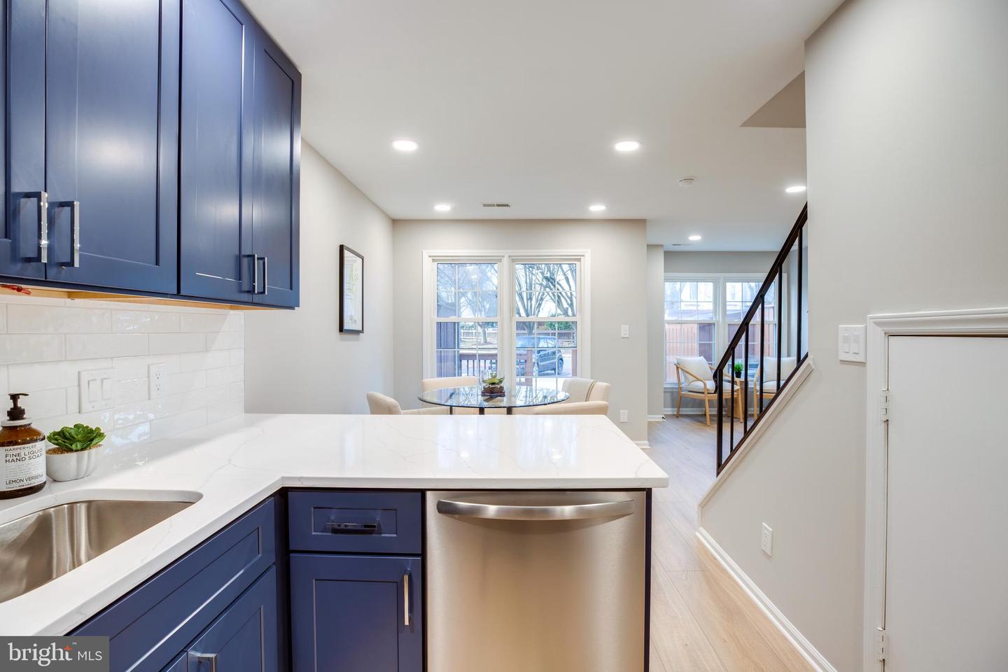 6080 DEER HILL CT, CENTREVILLE, Virginia 20121, 2 Bedrooms Bedrooms, ,1 BathroomBathrooms,Residential,For sale,6080 DEER HILL CT,VAFX2279006 MLS # VAFX2279006