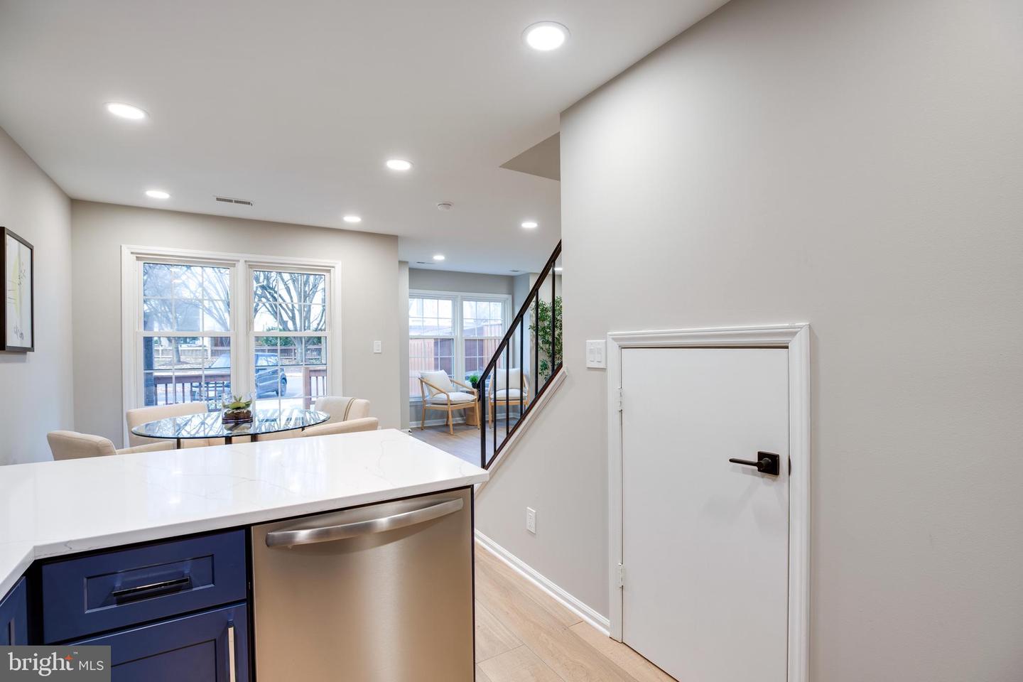 6080 DEER HILL CT, CENTREVILLE, Virginia 20121, 2 Bedrooms Bedrooms, ,1 BathroomBathrooms,Residential,For sale,6080 DEER HILL CT,VAFX2279006 MLS # VAFX2279006