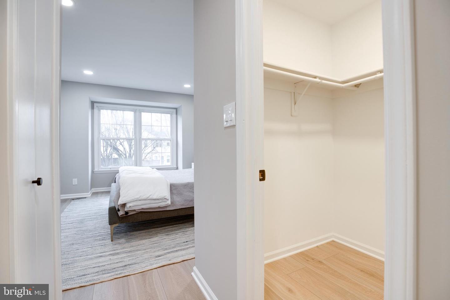 6080 DEER HILL CT, CENTREVILLE, Virginia 20121, 2 Bedrooms Bedrooms, ,1 BathroomBathrooms,Residential,For sale,6080 DEER HILL CT,VAFX2279006 MLS # VAFX2279006