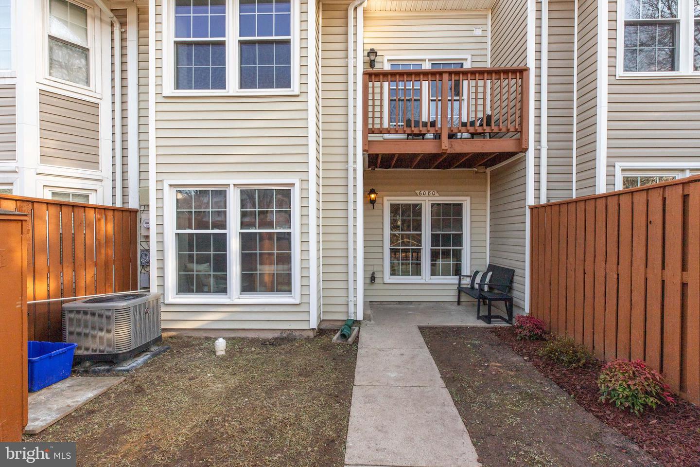 6080 DEER HILL CT, CENTREVILLE, Virginia 20121, 2 Bedrooms Bedrooms, ,1 BathroomBathrooms,Residential,For sale,6080 DEER HILL CT,VAFX2279006 MLS # VAFX2279006