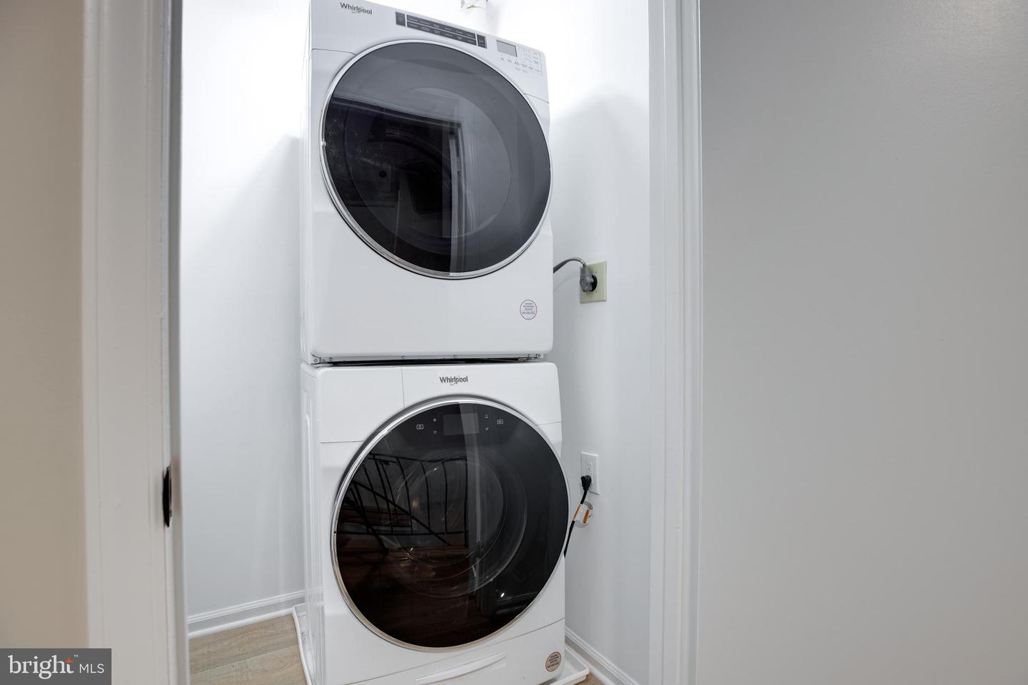 6080 DEER HILL CT, CENTREVILLE, Virginia 20121, 2 Bedrooms Bedrooms, ,1 BathroomBathrooms,Residential,For sale,6080 DEER HILL CT,VAFX2279006 MLS # VAFX2279006