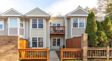 6080 DEER HILL CT, CENTREVILLE, Virginia 20121, 2 Bedrooms Bedrooms, ,1 BathroomBathrooms,Residential,For sale,6080 DEER HILL CT,VAFX2279006 MLS # VAFX2279006