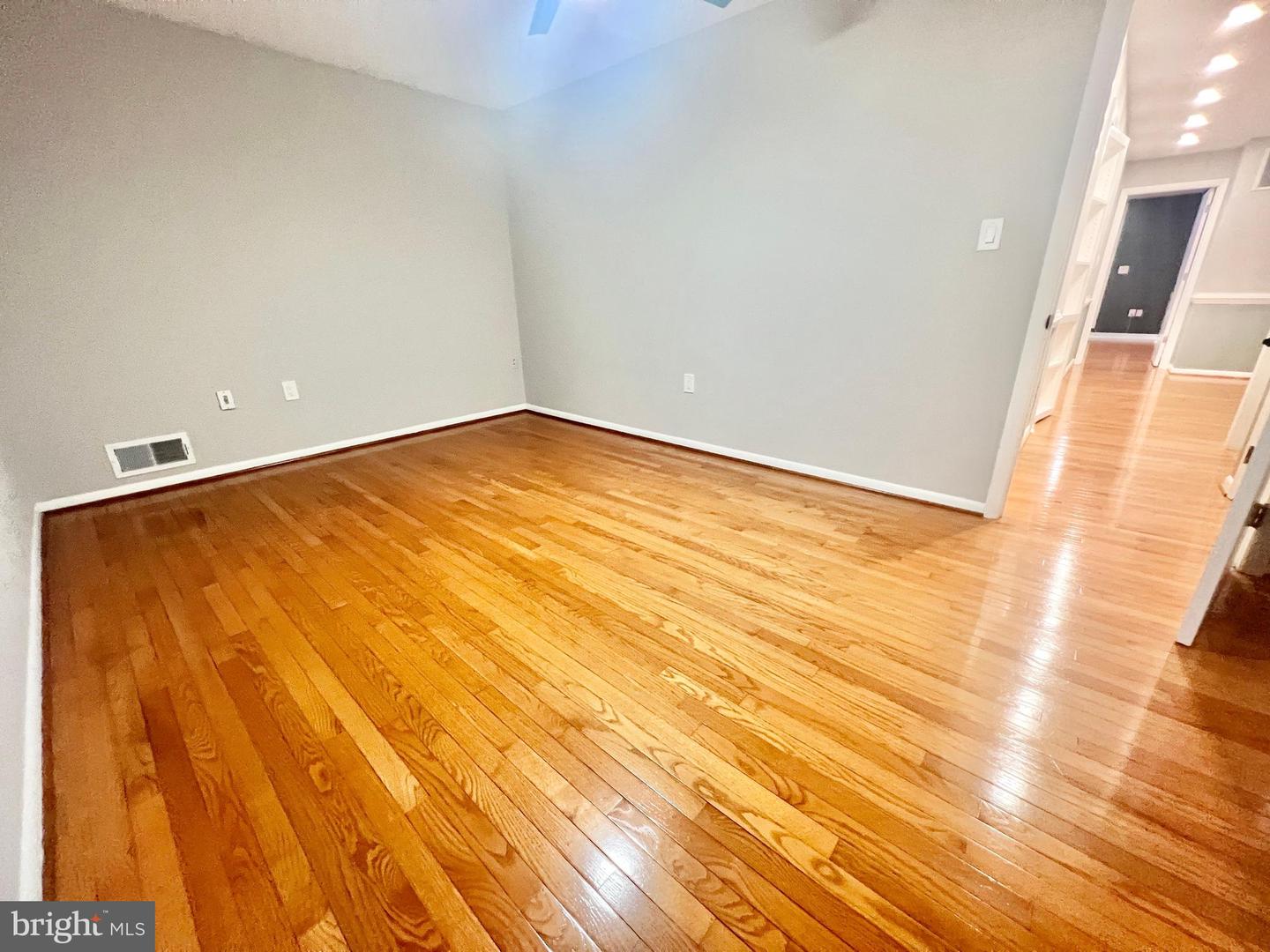 4816 DODSON DR, ANNANDALE, Virginia 22003, 4 Bedrooms Bedrooms, ,4 BathroomsBathrooms,Residential,For sale,4816 DODSON DR,VAFX2279078 MLS # VAFX2279078 4816 DODSON DR, ANNANDALE, Virginia 22003, 4 Bedrooms Bedrooms, ,4 BathroomsBathrooms,Residential,For sale,4816 DODSON DR,VAFX2279078 MLS # VAFX2279078