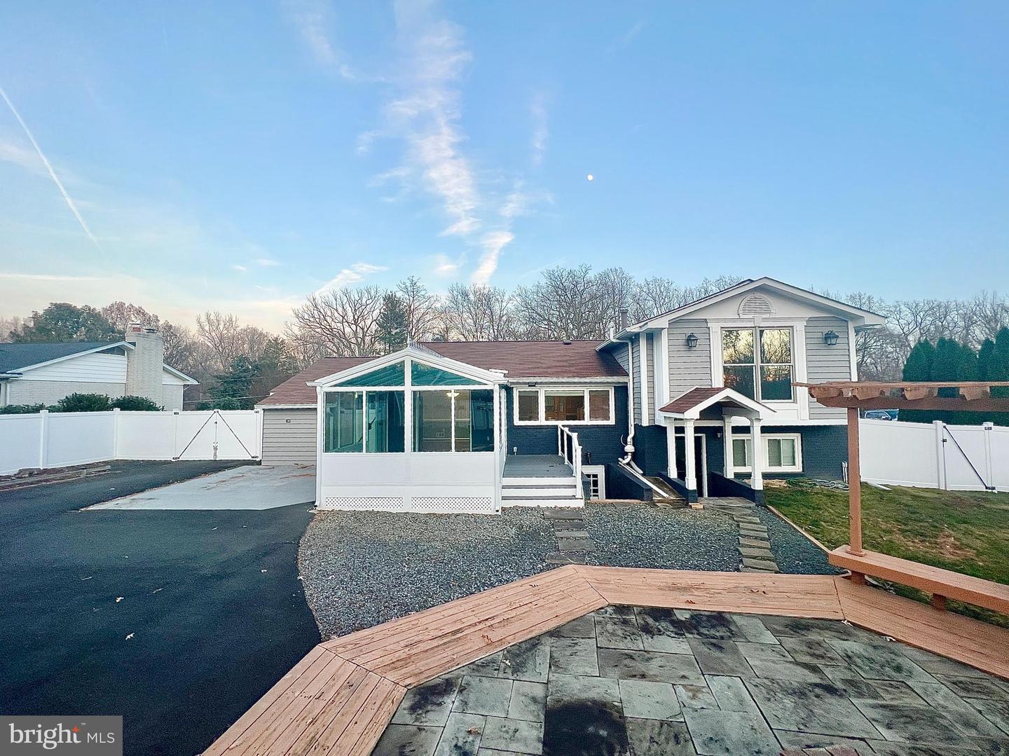 4816 DODSON DR, ANNANDALE, Virginia 22003, 4 Bedrooms Bedrooms, ,4 BathroomsBathrooms,Residential,For sale,4816 DODSON DR,VAFX2279078 MLS # VAFX2279078 4816 DODSON DR, ANNANDALE, Virginia 22003, 4 Bedrooms Bedrooms, ,4 BathroomsBathrooms,Residential,For sale,4816 DODSON DR,VAFX2279078 MLS # VAFX2279078