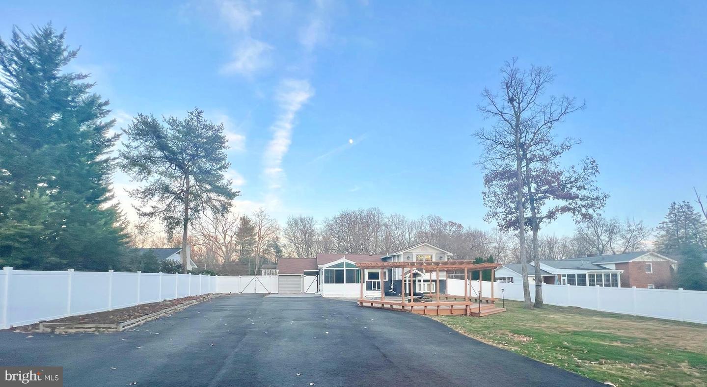 4816 DODSON DR, ANNANDALE, Virginia 22003, 4 Bedrooms Bedrooms, ,4 BathroomsBathrooms,Residential,For sale,4816 DODSON DR,VAFX2279078 MLS # VAFX2279078 4816 DODSON DR, ANNANDALE, Virginia 22003, 4 Bedrooms Bedrooms, ,4 BathroomsBathrooms,Residential,For sale,4816 DODSON DR,VAFX2279078 MLS # VAFX2279078