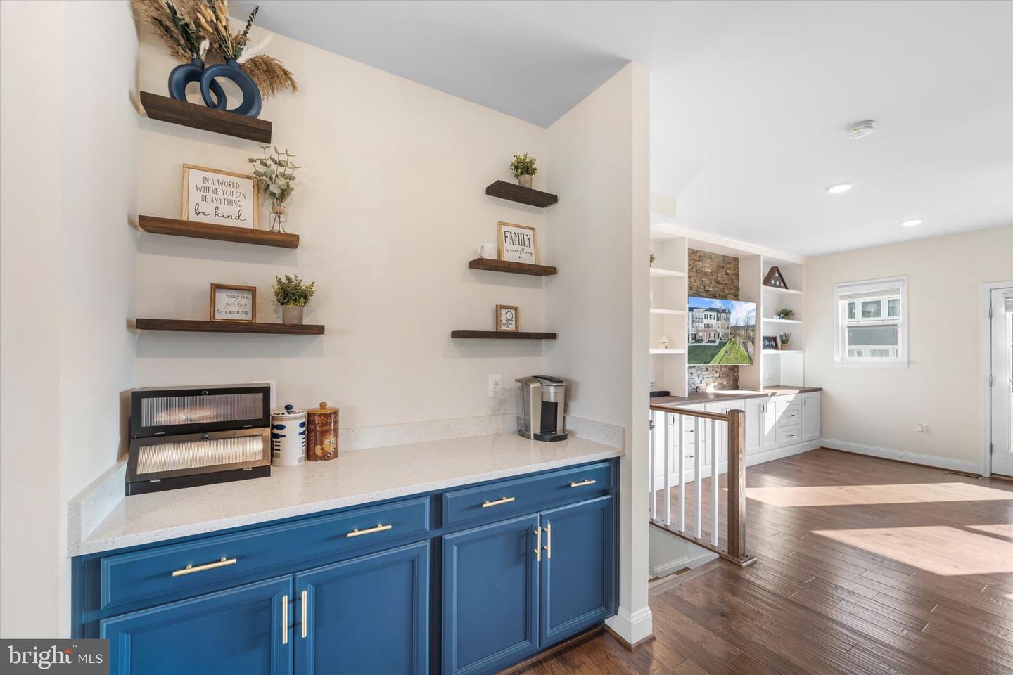 2033 ALDER LN, DUMFRIES, Virginia 22026, 3 Bedrooms Bedrooms, ,2 BathroomsBathrooms,Residential,For sale,2033 ALDER LN,VAPW2107818 MLS # VAPW2107818