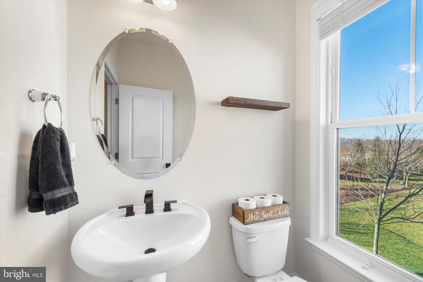 2033 ALDER LN, DUMFRIES, Virginia 22026, 3 Bedrooms Bedrooms, ,2 BathroomsBathrooms,Residential,For sale,2033 ALDER LN,VAPW2107818 MLS # VAPW2107818