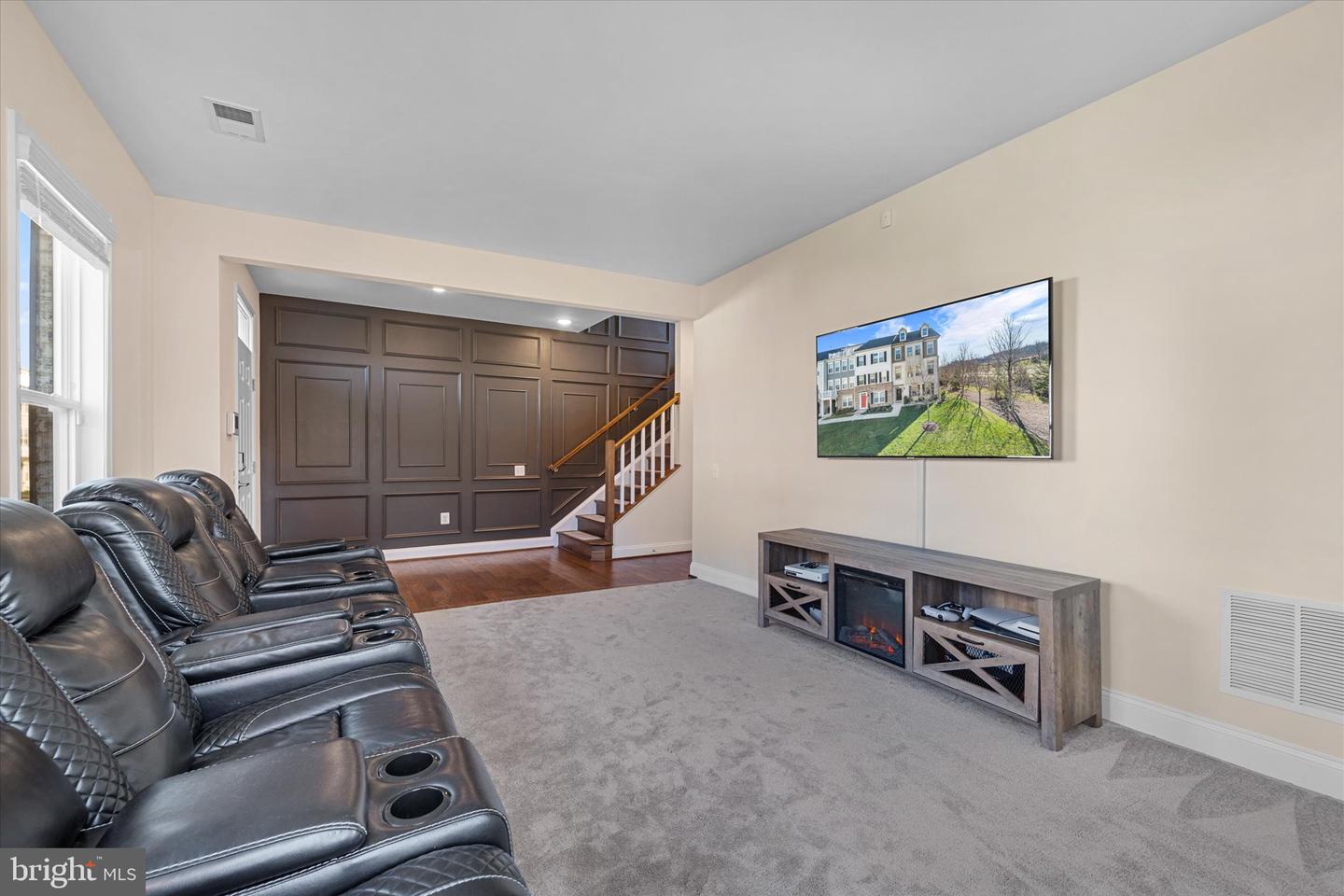 2033 ALDER LN, DUMFRIES, Virginia 22026, 3 Bedrooms Bedrooms, ,2 BathroomsBathrooms,Residential,For sale,2033 ALDER LN,VAPW2107818 MLS # VAPW2107818