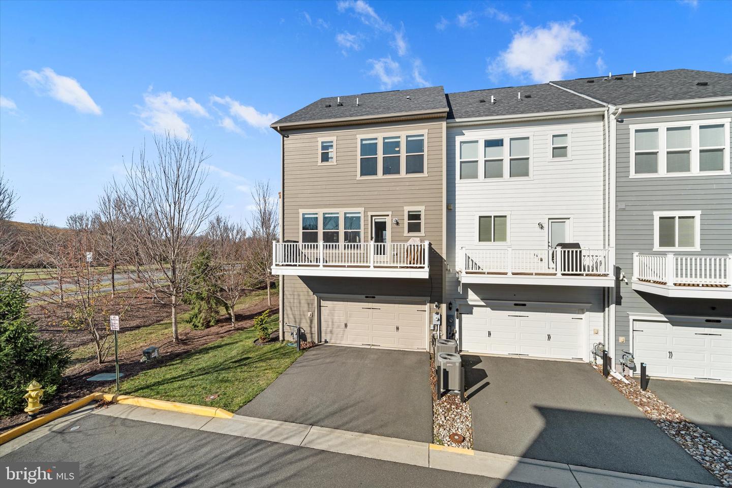 2033 ALDER LN, DUMFRIES, Virginia 22026, 3 Bedrooms Bedrooms, ,2 BathroomsBathrooms,Residential,For sale,2033 ALDER LN,VAPW2107818 MLS # VAPW2107818