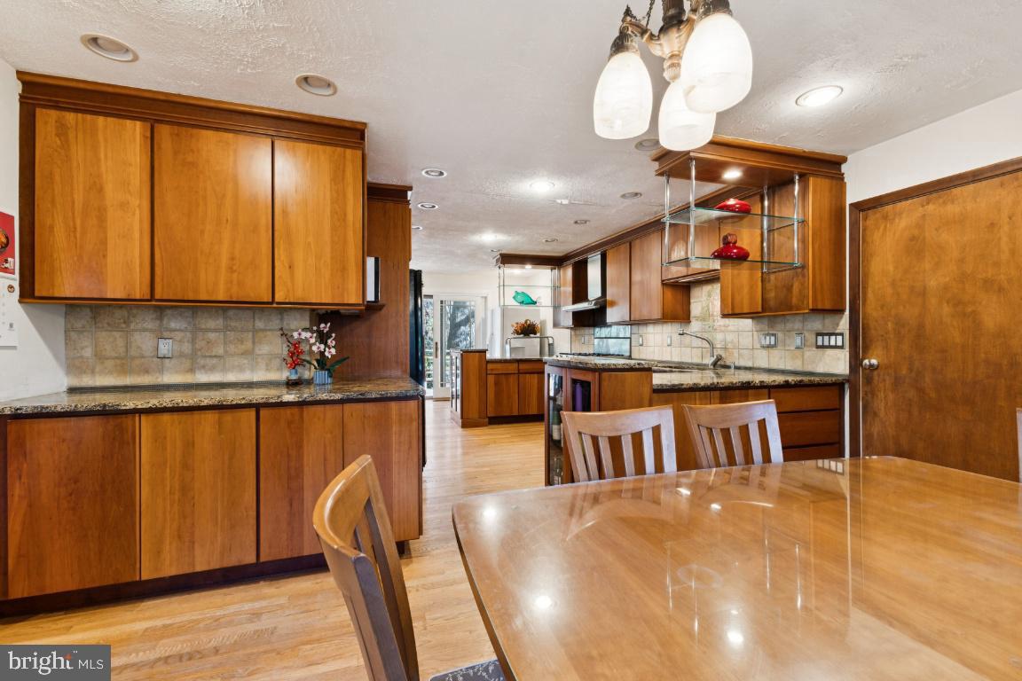 3406 LYRAC ST, OAKTON, Virginia 22124, 4 Bedrooms Bedrooms, ,3 BathroomsBathrooms,Residential,For sale,3406 LYRAC ST,VAFX2279354 MLS # VAFX2279354