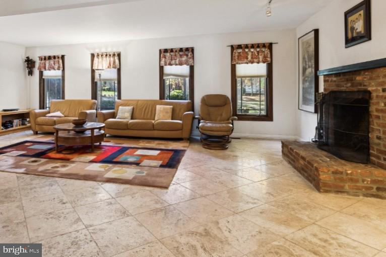 3406 LYRAC ST, OAKTON, Virginia 22124, 4 Bedrooms Bedrooms, ,3 BathroomsBathrooms,Residential,For sale,3406 LYRAC ST,VAFX2279354 MLS # VAFX2279354