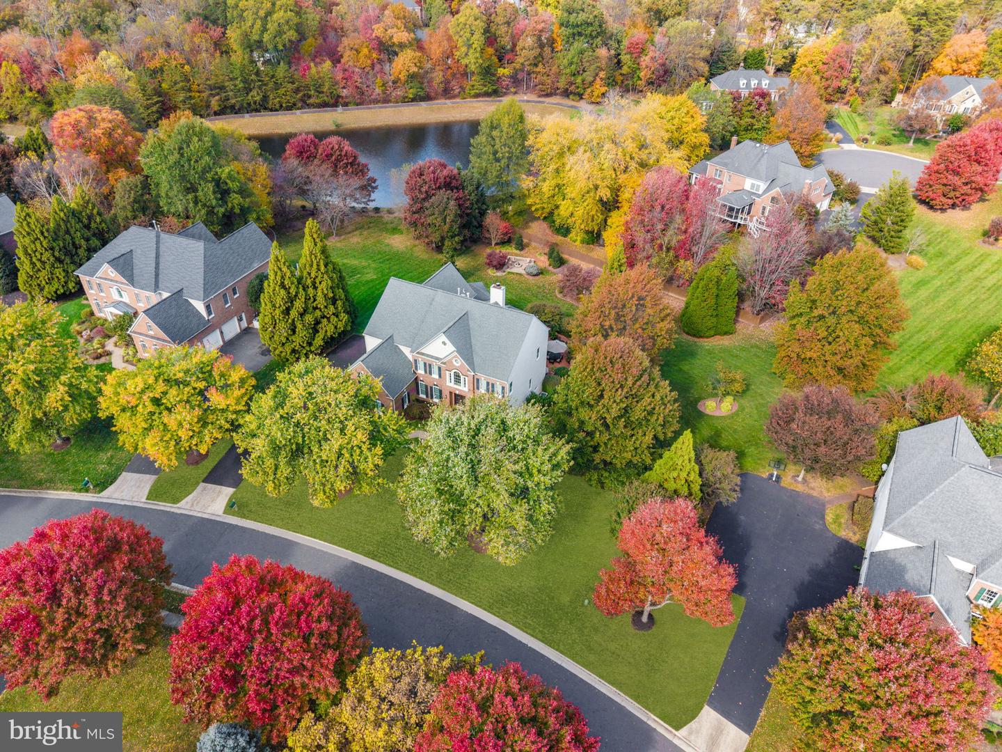 12802 HOLLY GROVE CT, FAIRFAX, Virginia 22033, 5 Bedrooms Bedrooms, ,4 BathroomsBathrooms,Residential,For sale,12802 HOLLY GROVE CT,VAFX2279516 MLS # VAFX2279516