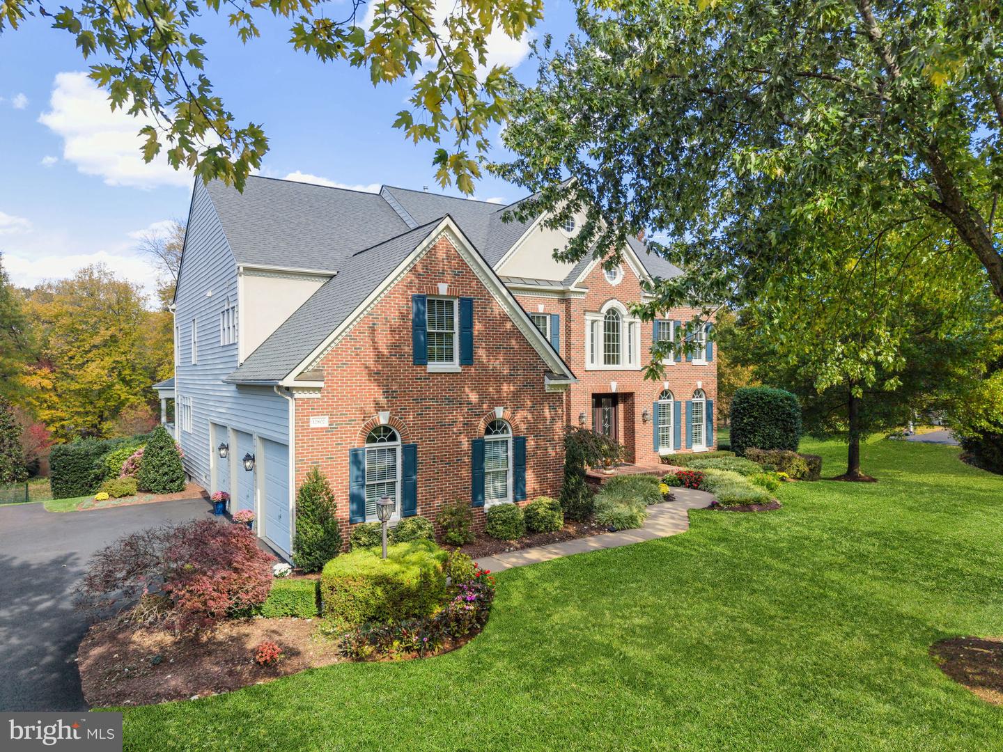 12802 HOLLY GROVE CT, FAIRFAX, Virginia 22033, 5 Bedrooms Bedrooms, ,4 BathroomsBathrooms,Residential,For sale,12802 HOLLY GROVE CT,VAFX2279516 MLS # VAFX2279516