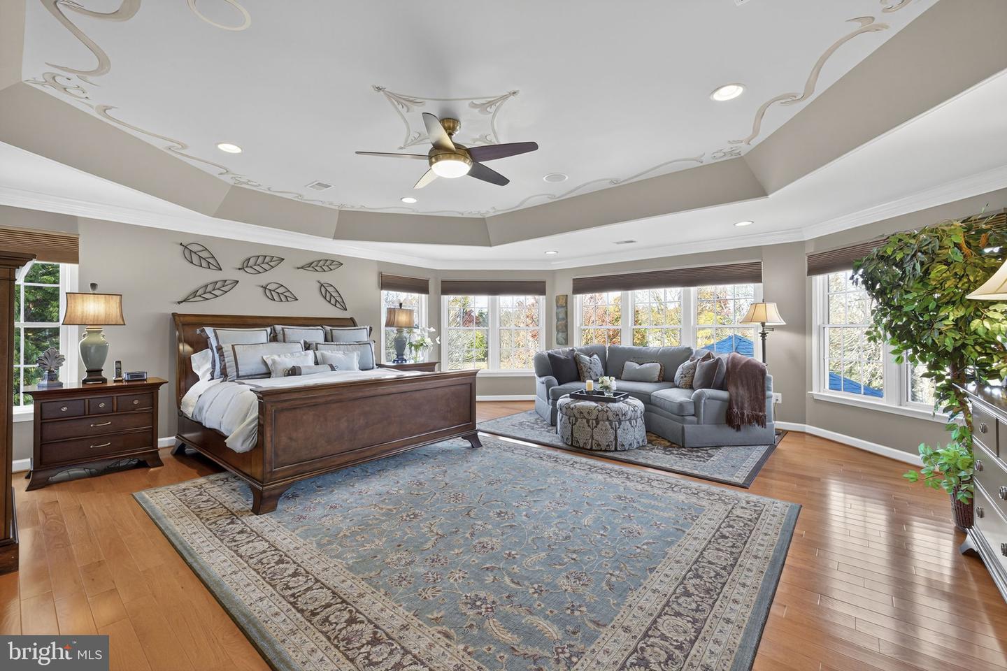 12802 HOLLY GROVE CT, FAIRFAX, Virginia 22033, 5 Bedrooms Bedrooms, ,4 BathroomsBathrooms,Residential,For sale,12802 HOLLY GROVE CT,VAFX2279516 MLS # VAFX2279516