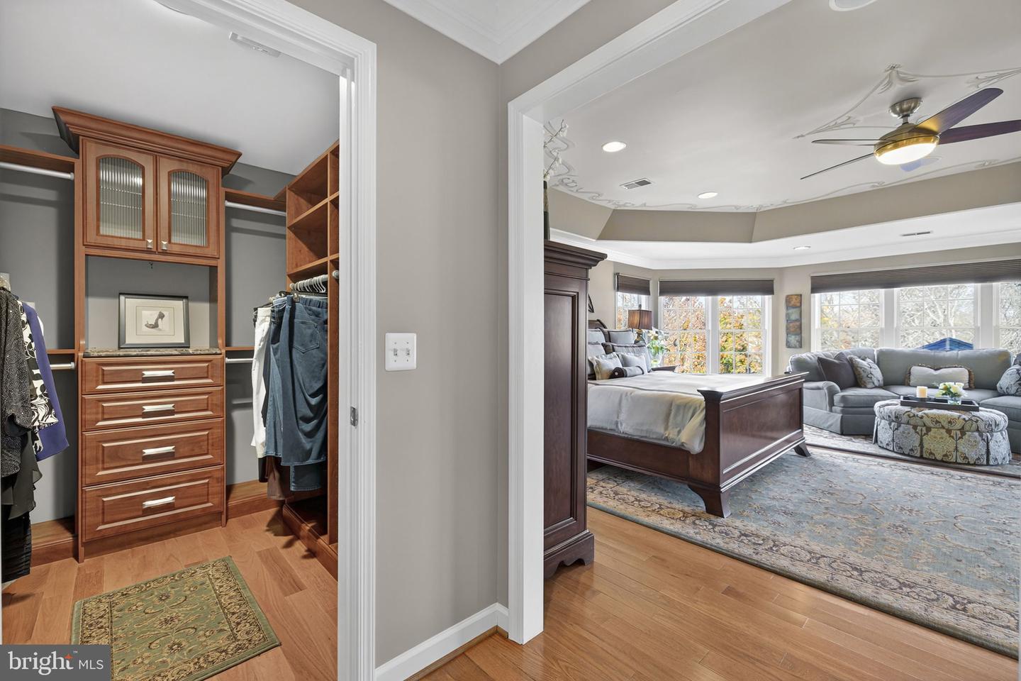 12802 HOLLY GROVE CT, FAIRFAX, Virginia 22033, 5 Bedrooms Bedrooms, ,4 BathroomsBathrooms,Residential,For sale,12802 HOLLY GROVE CT,VAFX2279516 MLS # VAFX2279516