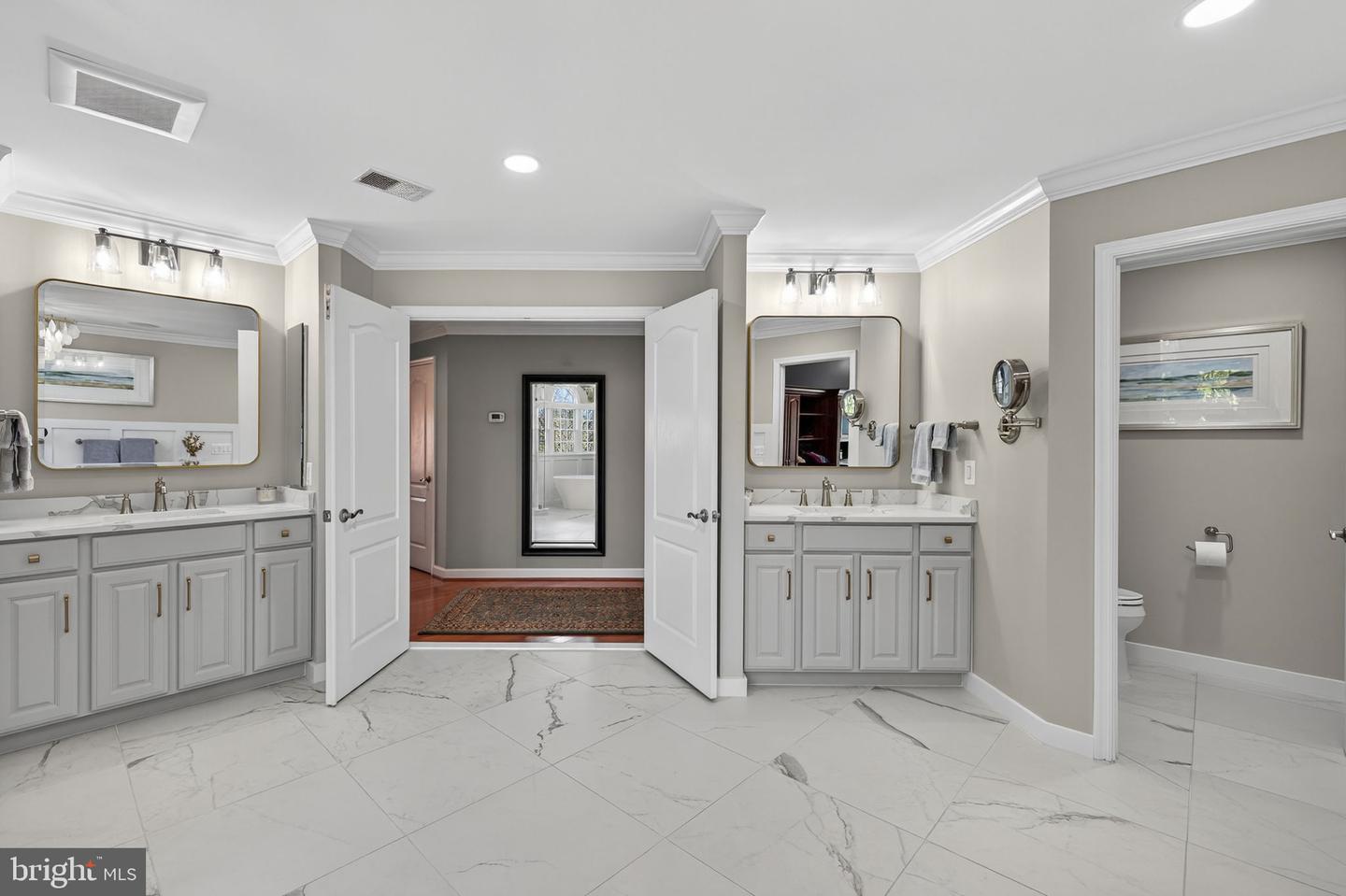 12802 HOLLY GROVE CT, FAIRFAX, Virginia 22033, 5 Bedrooms Bedrooms, ,4 BathroomsBathrooms,Residential,For sale,12802 HOLLY GROVE CT,VAFX2279516 MLS # VAFX2279516