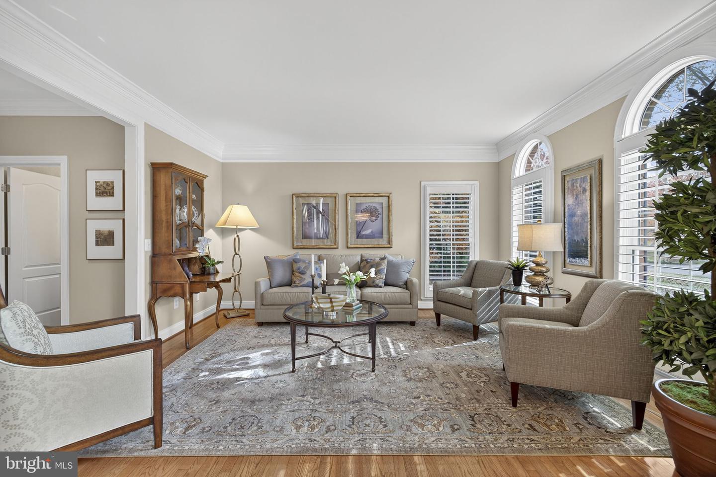 12802 HOLLY GROVE CT, FAIRFAX, Virginia 22033, 5 Bedrooms Bedrooms, ,4 BathroomsBathrooms,Residential,For sale,12802 HOLLY GROVE CT,VAFX2279516 MLS # VAFX2279516