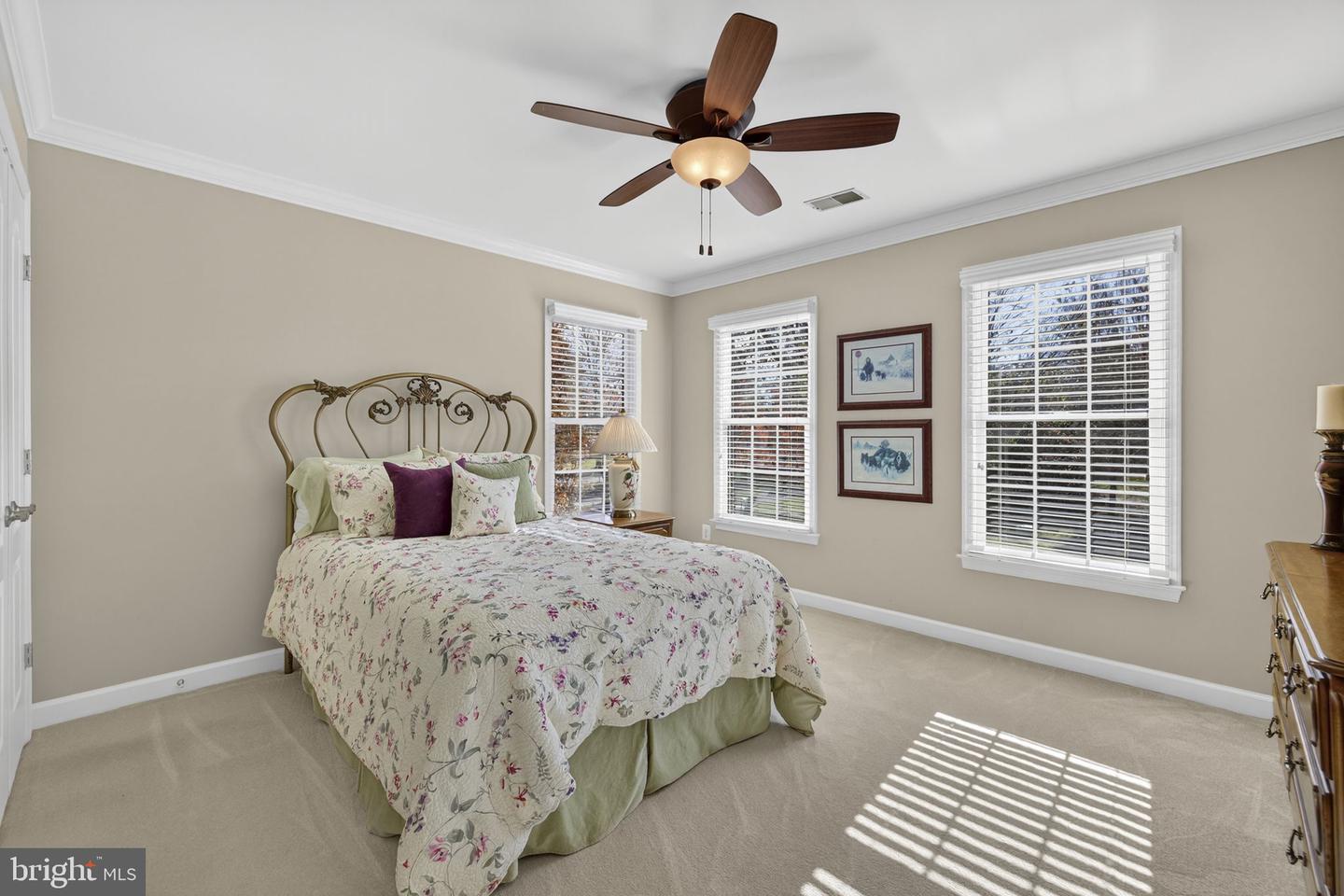 12802 HOLLY GROVE CT, FAIRFAX, Virginia 22033, 5 Bedrooms Bedrooms, ,4 BathroomsBathrooms,Residential,For sale,12802 HOLLY GROVE CT,VAFX2279516 MLS # VAFX2279516