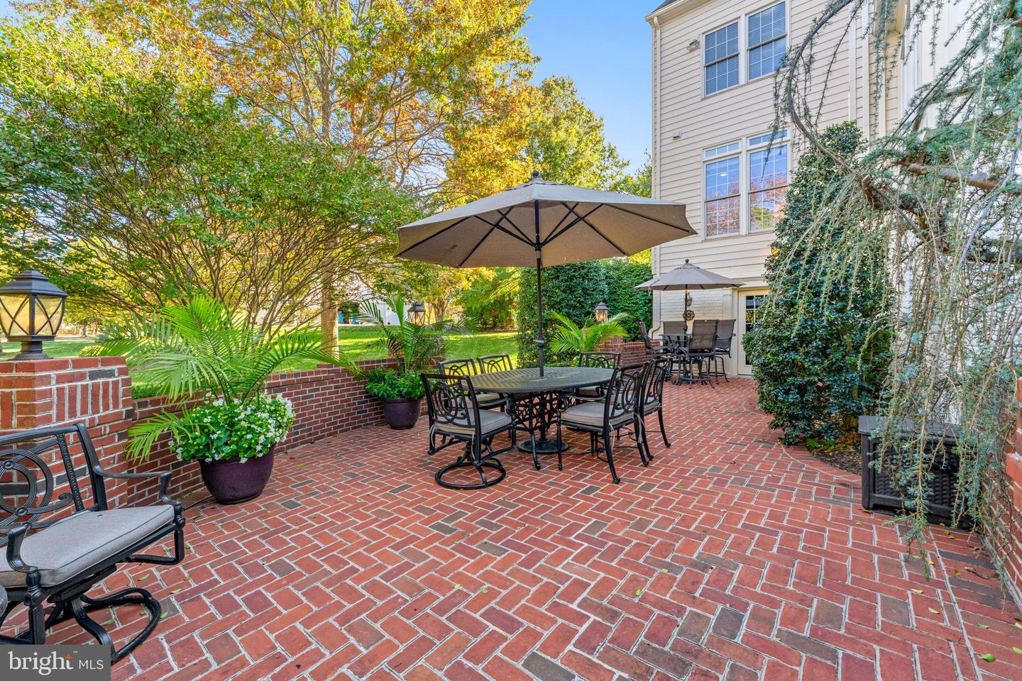 12802 HOLLY GROVE CT, FAIRFAX, Virginia 22033, 5 Bedrooms Bedrooms, ,4 BathroomsBathrooms,Residential,For sale,12802 HOLLY GROVE CT,VAFX2279516 MLS # VAFX2279516