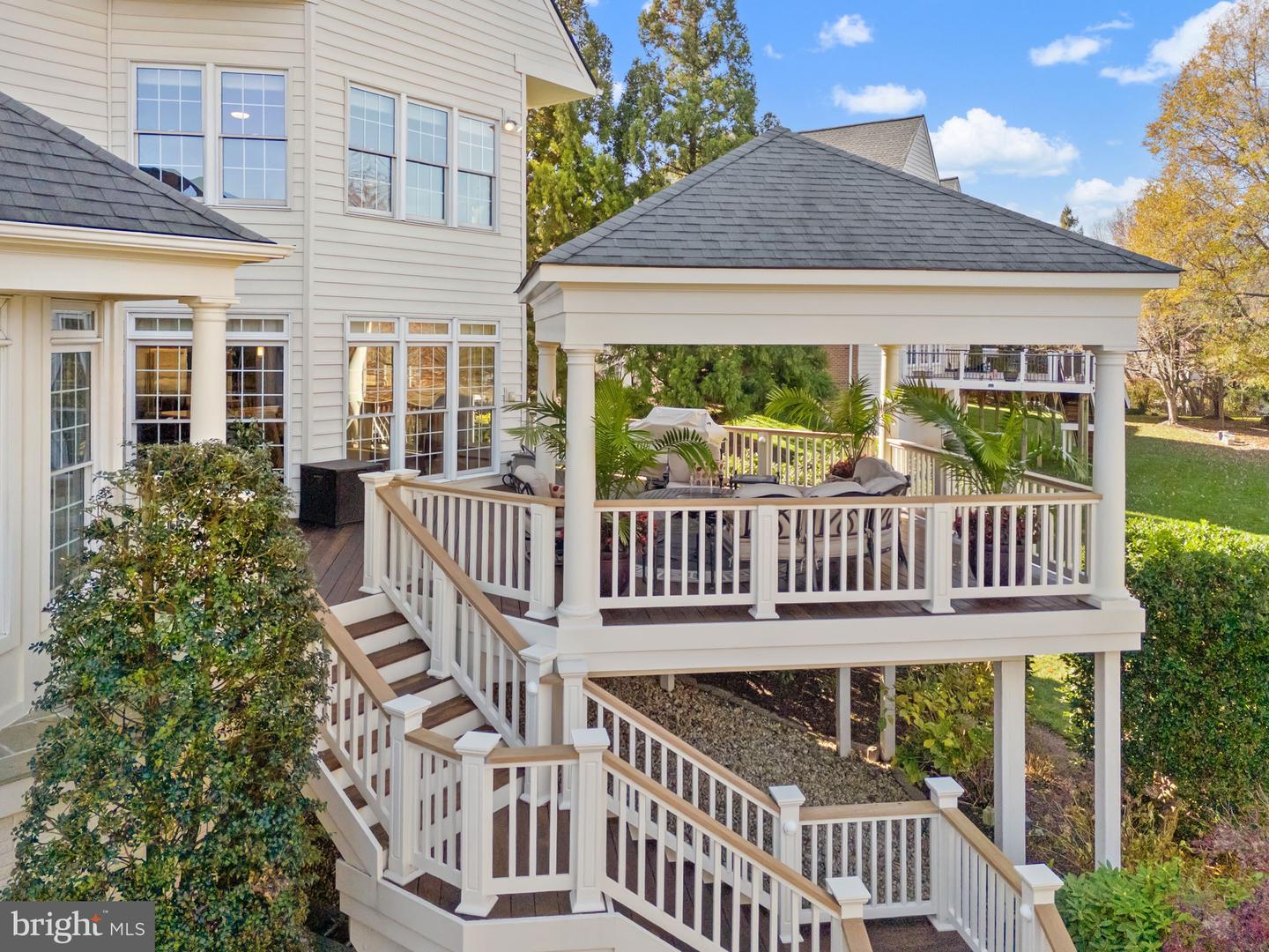 12802 HOLLY GROVE CT, FAIRFAX, Virginia 22033, 5 Bedrooms Bedrooms, ,4 BathroomsBathrooms,Residential,For sale,12802 HOLLY GROVE CT,VAFX2279516 MLS # VAFX2279516