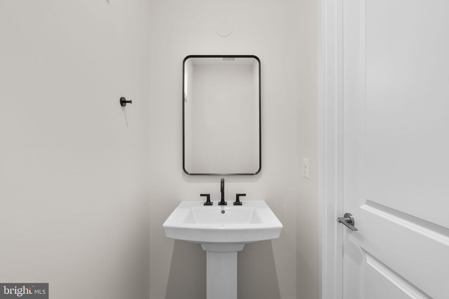 41878 NIGHT NURSE CIR, BRAMBLETON, Virginia 20148, 5 Bedrooms Bedrooms, ,4 BathroomsBathrooms,Residential,For sale,41878 NIGHT NURSE CIR,VALO2111290 MLS # VALO2111290