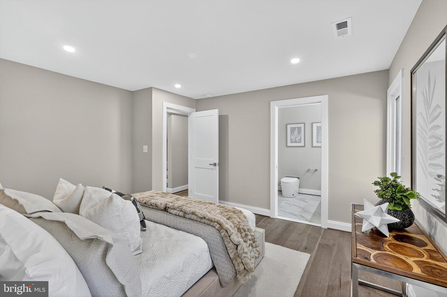 6306 COLUMBIA PIKE, FALLS CHURCH, Virginia 22041, 5 Bedrooms Bedrooms, ,5 BathroomsBathrooms,Residential,For sale,6306 COLUMBIA PIKE,VAFX2279776 MLS # VAFX2279776