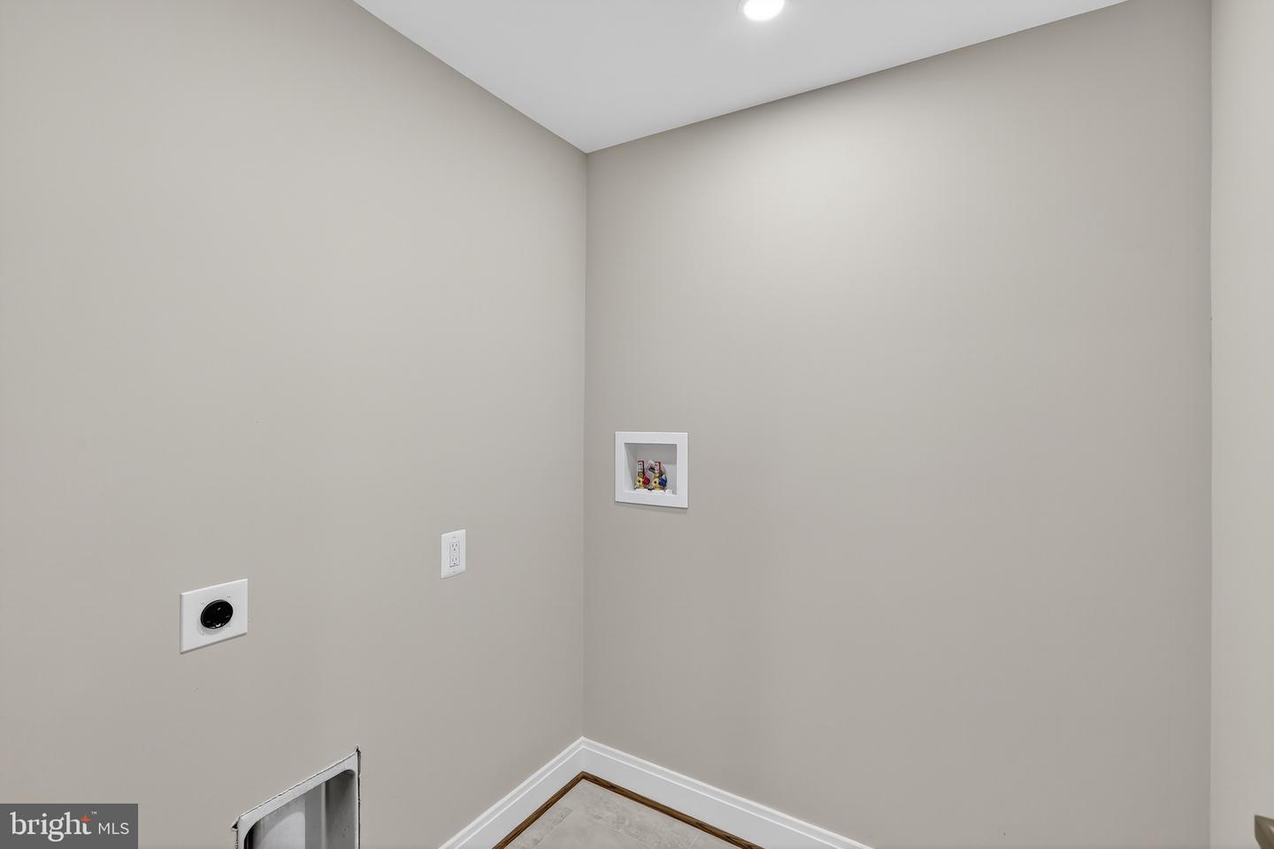 6306 COLUMBIA PIKE, FALLS CHURCH, Virginia 22041, 5 Bedrooms Bedrooms, ,5 BathroomsBathrooms,Residential,For sale,6306 COLUMBIA PIKE,VAFX2279776 MLS # VAFX2279776