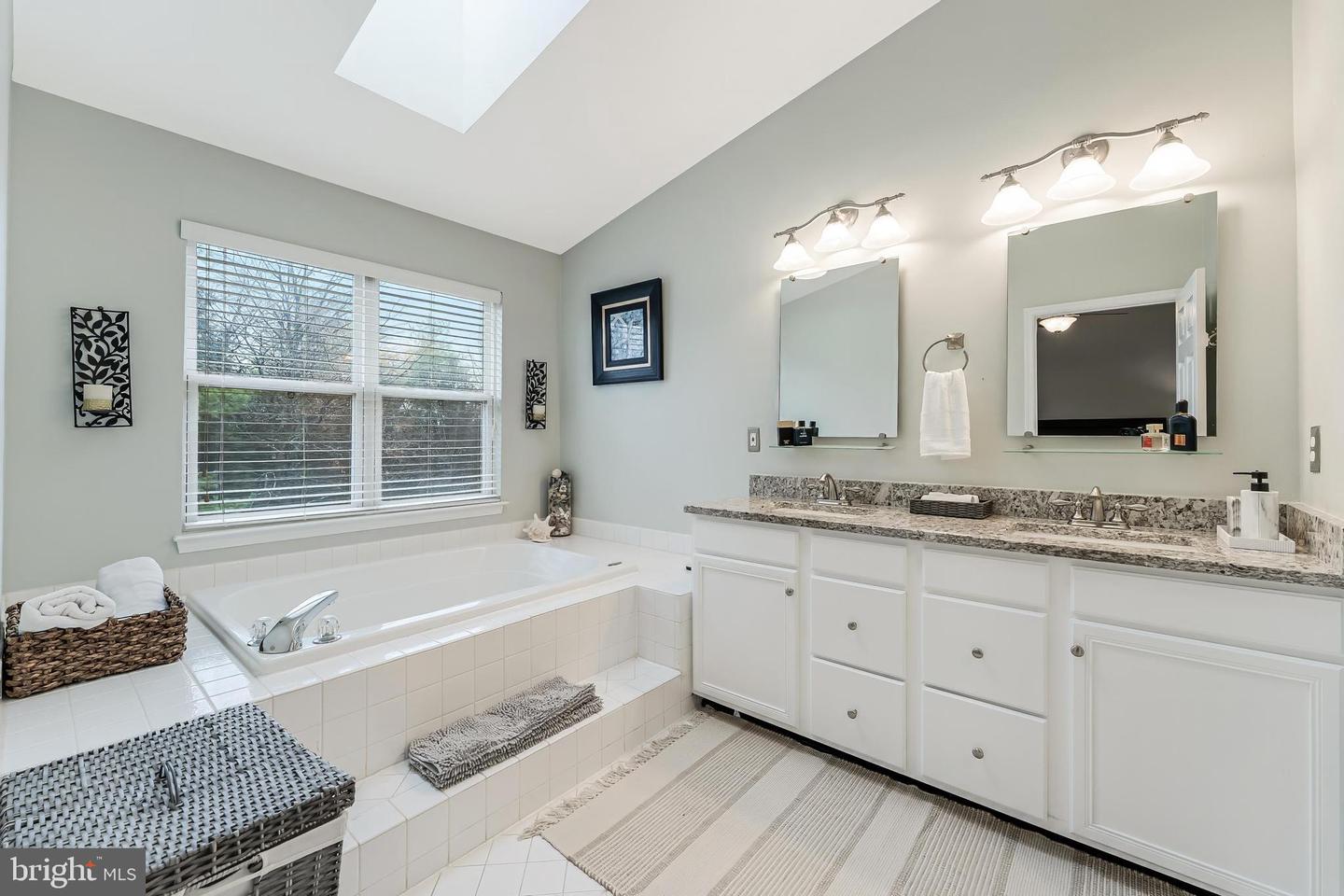 43893 SANDBURG SQ, ASHBURN, Virginia 20147, 3 Bedrooms Bedrooms, ,3 BathroomsBathrooms,Residential,For sale,43893 SANDBURG SQ,VALO2111460 MLS # VALO2111460