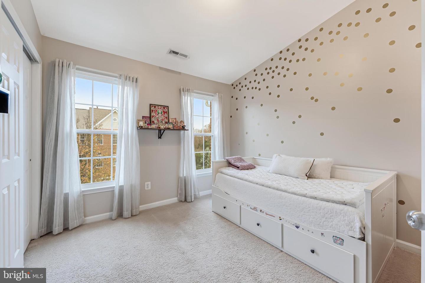 43893 SANDBURG SQ, ASHBURN, Virginia 20147, 3 Bedrooms Bedrooms, ,3 BathroomsBathrooms,Residential,For sale,43893 SANDBURG SQ,VALO2111460 MLS # VALO2111460