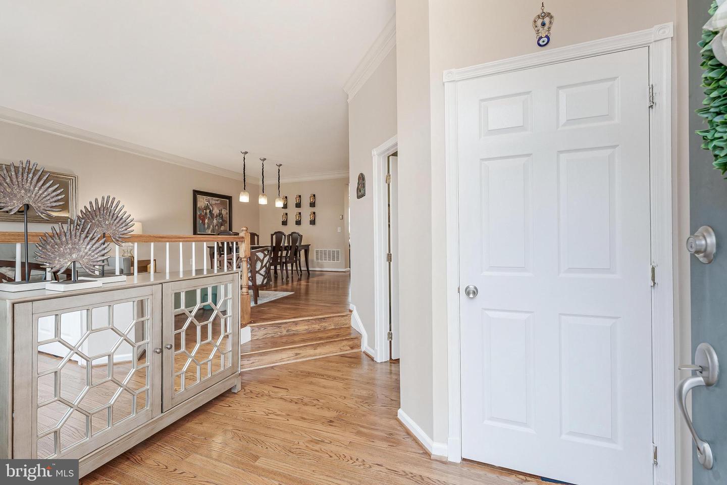 43893 SANDBURG SQ, ASHBURN, Virginia 20147, 3 Bedrooms Bedrooms, ,3 BathroomsBathrooms,Residential,For sale,43893 SANDBURG SQ,VALO2111460 MLS # VALO2111460