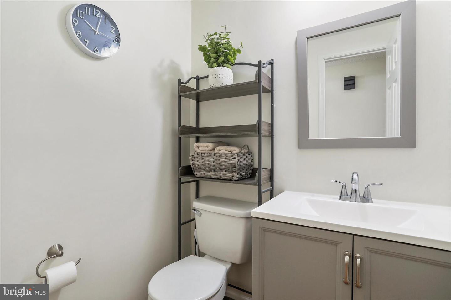 5435 TREE LINE DR, CENTREVILLE, Virginia 20120, 4 Bedrooms Bedrooms, ,2 BathroomsBathrooms,Residential,For sale,5435 TREE LINE DR,VAFX2280036 MLS # VAFX2280036