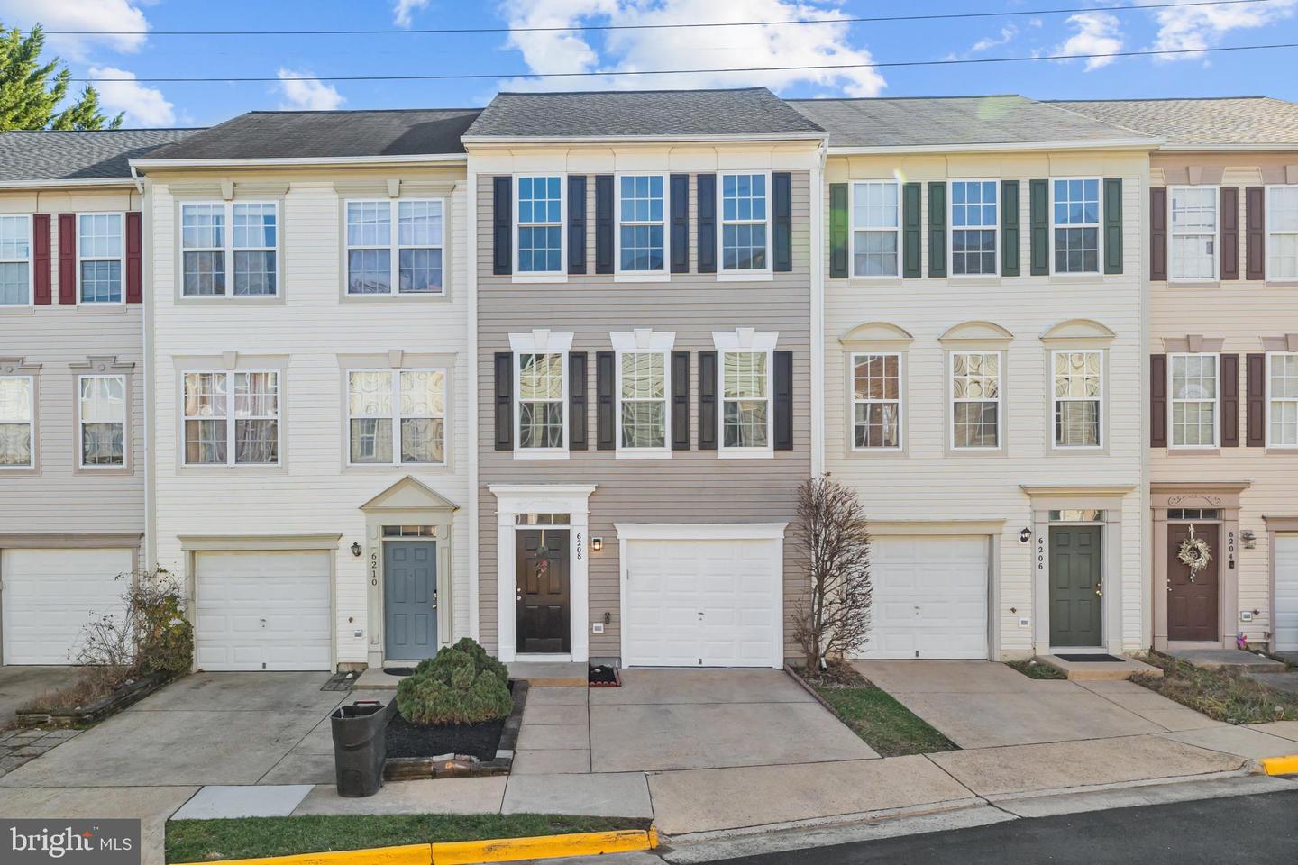6208 LES DORSON LN, ALEXANDRIA, Virginia 22315, 3 Bedrooms Bedrooms, ,2 BathroomsBathrooms,Residential,For sale,6208 LES DORSON LN,VAFX2280226 MLS # VAFX2280226