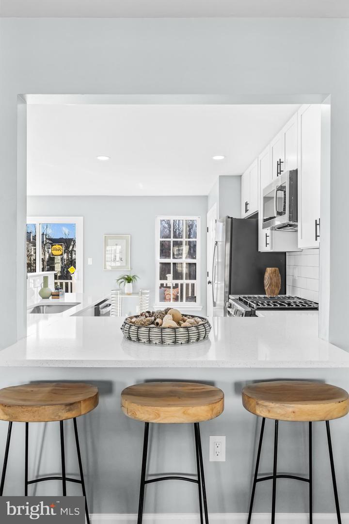 6208 LES DORSON LN, ALEXANDRIA, Virginia 22315, 3 Bedrooms Bedrooms, ,2 BathroomsBathrooms,Residential,For sale,6208 LES DORSON LN,VAFX2280226 MLS # VAFX2280226