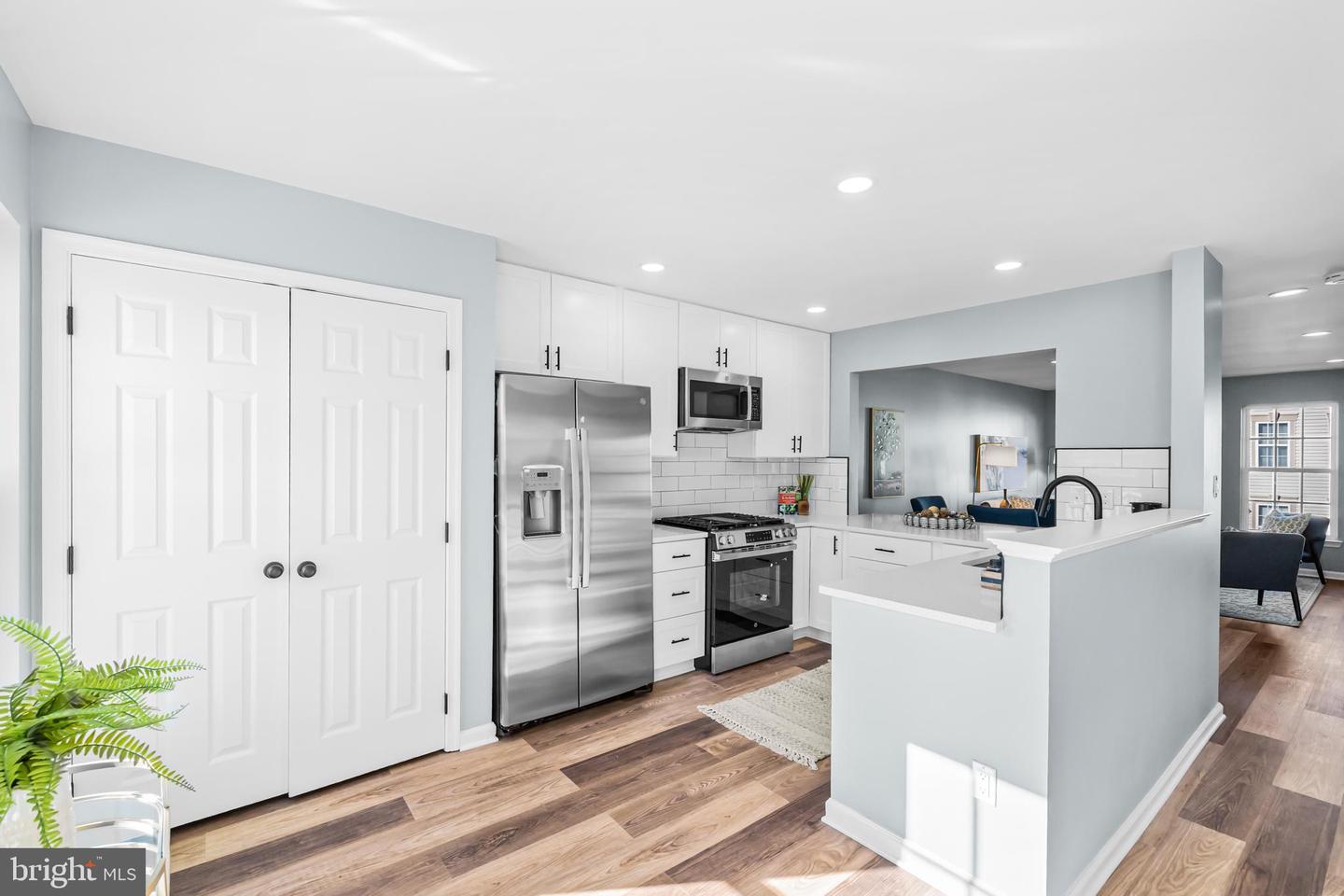 6208 LES DORSON LN, ALEXANDRIA, Virginia 22315, 3 Bedrooms Bedrooms, ,2 BathroomsBathrooms,Residential,For sale,6208 LES DORSON LN,VAFX2280226 MLS # VAFX2280226