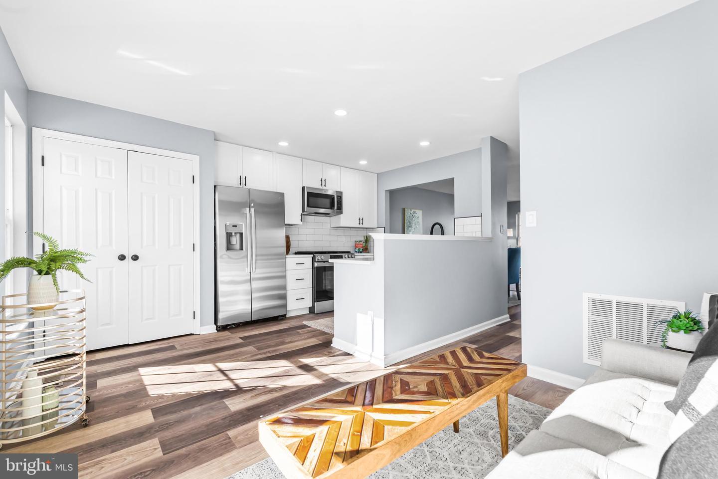 6208 LES DORSON LN, ALEXANDRIA, Virginia 22315, 3 Bedrooms Bedrooms, ,2 BathroomsBathrooms,Residential,For sale,6208 LES DORSON LN,VAFX2280226 MLS # VAFX2280226