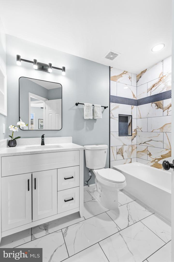 6208 LES DORSON LN, ALEXANDRIA, Virginia 22315, 3 Bedrooms Bedrooms, ,2 BathroomsBathrooms,Residential,For sale,6208 LES DORSON LN,VAFX2280226 MLS # VAFX2280226