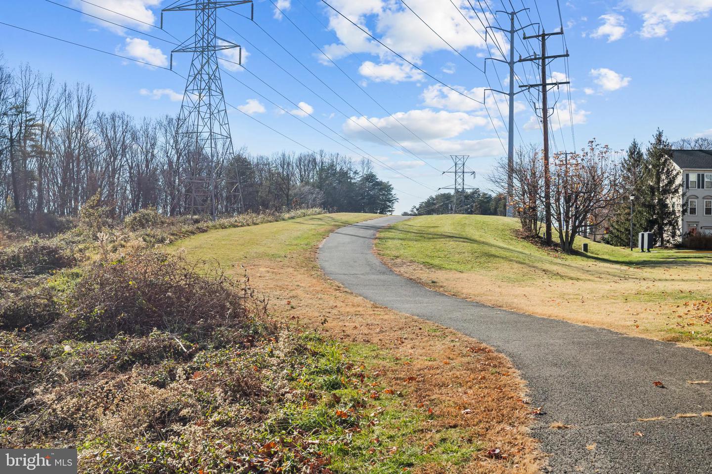 6208 LES DORSON LN, ALEXANDRIA, Virginia 22315, 3 Bedrooms Bedrooms, ,2 BathroomsBathrooms,Residential,For sale,6208 LES DORSON LN,VAFX2280226 MLS # VAFX2280226