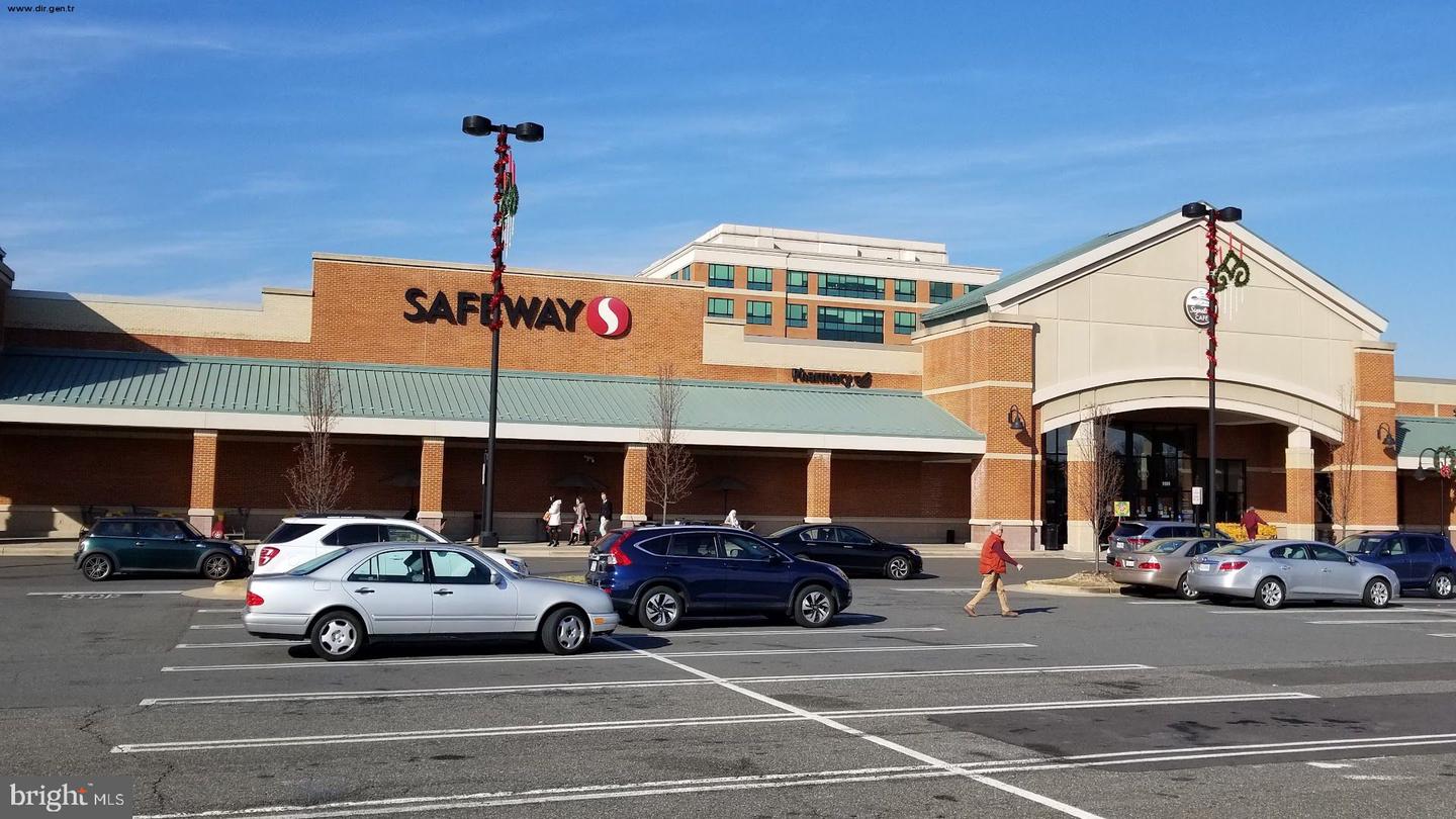 6208 LES DORSON LN, ALEXANDRIA, Virginia 22315, 3 Bedrooms Bedrooms, ,2 BathroomsBathrooms,Residential,For sale,6208 LES DORSON LN,VAFX2280226 MLS # VAFX2280226