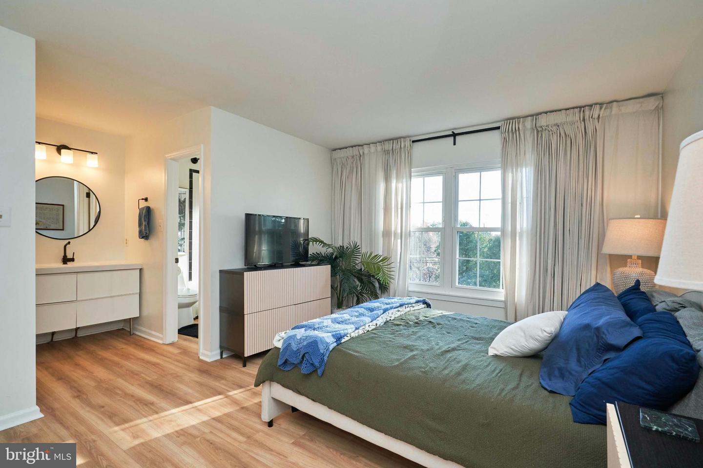 6617 MEDINAH LN, ALEXANDRIA, Virginia 22312, 3 Bedrooms Bedrooms, 11 Rooms Rooms,2 BathroomsBathrooms,Residential,For sale,6617 MEDINAH LN,VAFX2280232 MLS # VAFX2280232