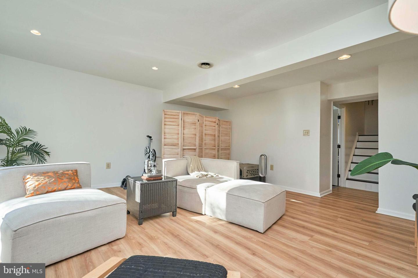 6617 MEDINAH LN, ALEXANDRIA, Virginia 22312, 3 Bedrooms Bedrooms, 11 Rooms Rooms,2 BathroomsBathrooms,Residential,For sale,6617 MEDINAH LN,VAFX2280232 MLS # VAFX2280232