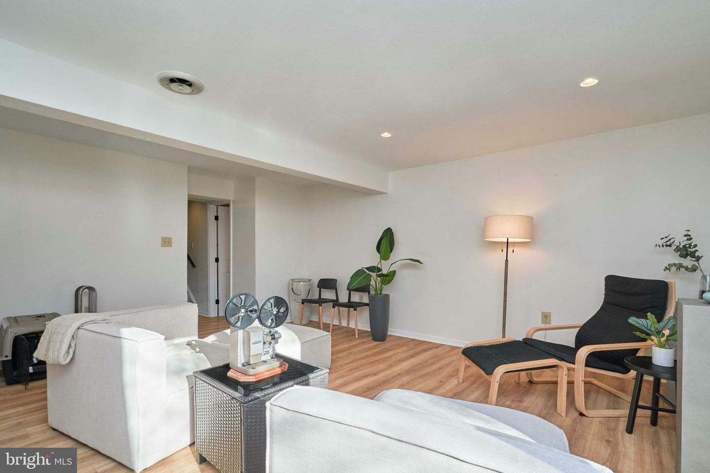 6617 MEDINAH LN, ALEXANDRIA, Virginia 22312, 3 Bedrooms Bedrooms, 11 Rooms Rooms,2 BathroomsBathrooms,Residential,For sale,6617 MEDINAH LN,VAFX2280232 MLS # VAFX2280232