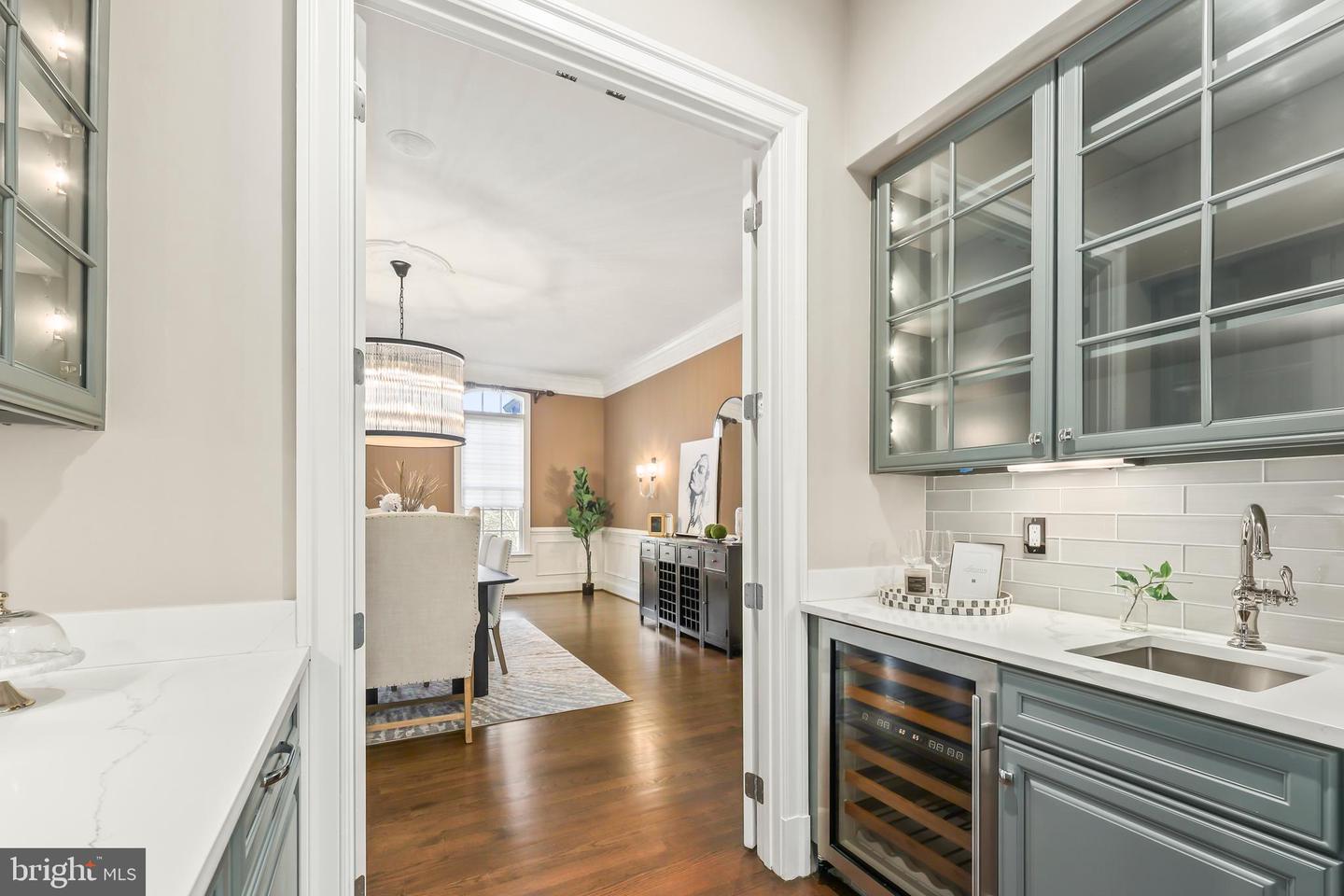 8340 SPRINGHAVEN GARDEN LN, MCLEAN, Virginia 22102, 5 Bedrooms Bedrooms, ,6 BathroomsBathrooms,Residential,For sale,8340 SPRINGHAVEN GARDEN LN,VAFX2280246 MLS # VAFX2280246