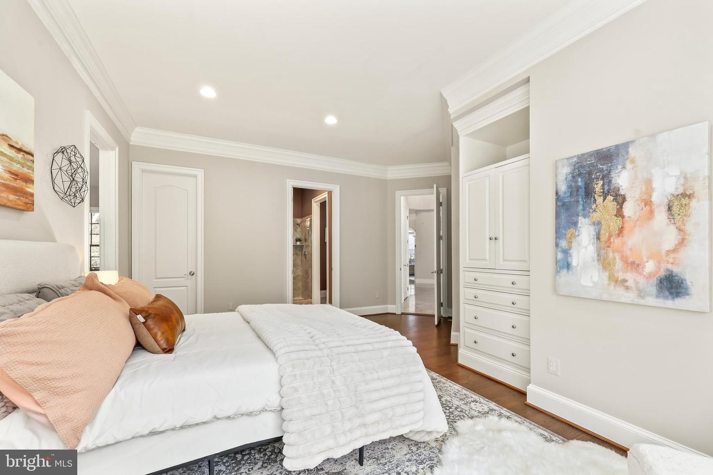 8340 SPRINGHAVEN GARDEN LN, MCLEAN, Virginia 22102, 5 Bedrooms Bedrooms, ,6 BathroomsBathrooms,Residential,For sale,8340 SPRINGHAVEN GARDEN LN,VAFX2280246 MLS # VAFX2280246