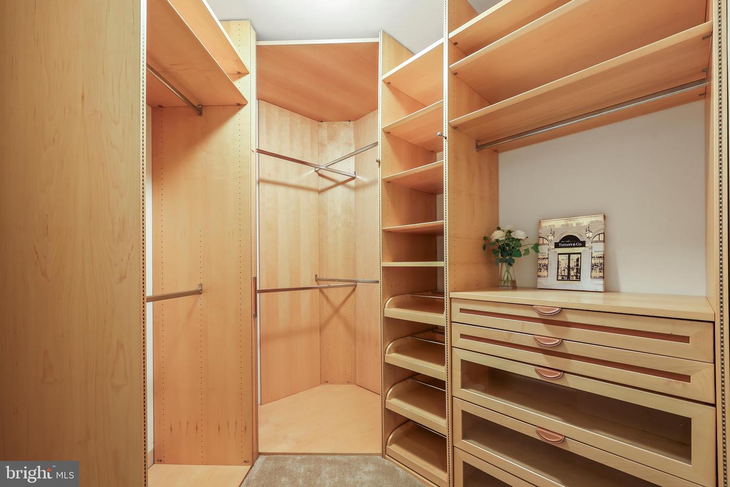 8340 SPRINGHAVEN GARDEN LN, MCLEAN, Virginia 22102, 5 Bedrooms Bedrooms, ,6 BathroomsBathrooms,Residential,For sale,8340 SPRINGHAVEN GARDEN LN,VAFX2280246 MLS # VAFX2280246