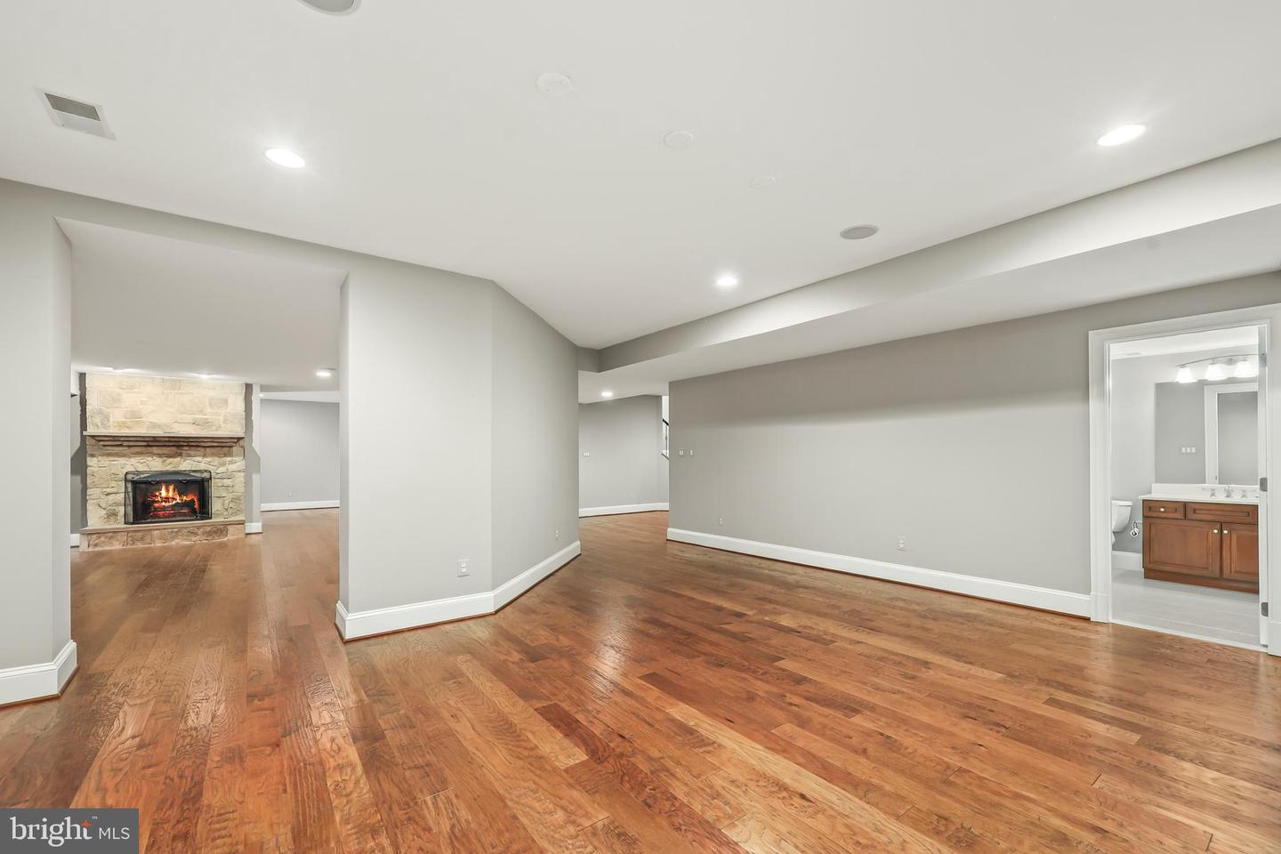 8340 SPRINGHAVEN GARDEN LN, MCLEAN, Virginia 22102, 5 Bedrooms Bedrooms, ,6 BathroomsBathrooms,Residential,For sale,8340 SPRINGHAVEN GARDEN LN,VAFX2280246 MLS # VAFX2280246