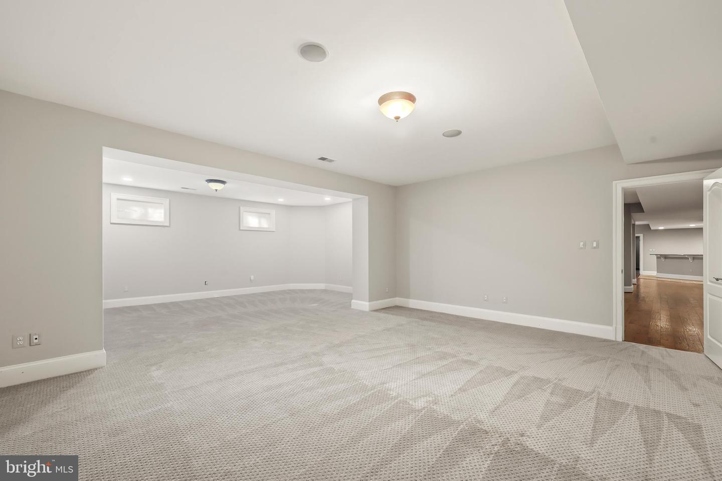 8340 SPRINGHAVEN GARDEN LN, MCLEAN, Virginia 22102, 5 Bedrooms Bedrooms, ,6 BathroomsBathrooms,Residential,For sale,8340 SPRINGHAVEN GARDEN LN,VAFX2280246 MLS # VAFX2280246