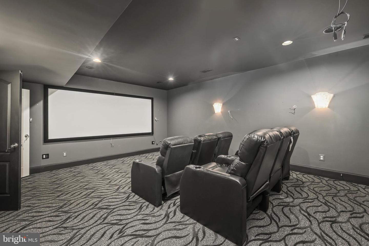 8340 SPRINGHAVEN GARDEN LN, MCLEAN, Virginia 22102, 5 Bedrooms Bedrooms, ,6 BathroomsBathrooms,Residential,For sale,8340 SPRINGHAVEN GARDEN LN,VAFX2280246 MLS # VAFX2280246