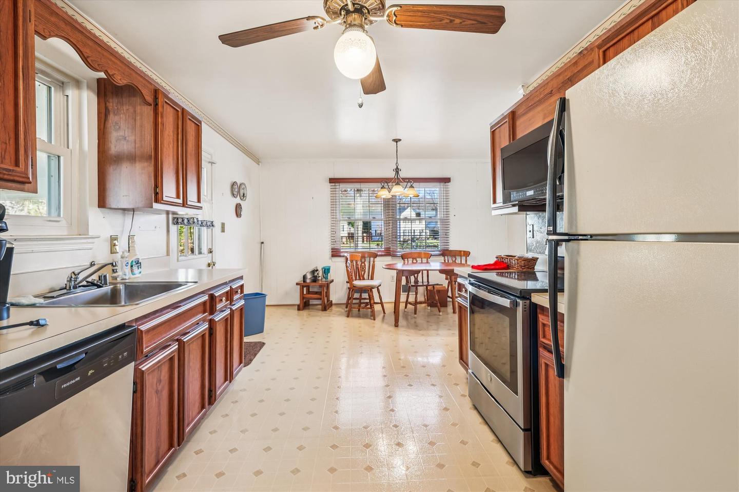 7013 STONE MILL PL, ALEXANDRIA, Virginia 22306, 4 Bedrooms Bedrooms, ,3 BathroomsBathrooms,Residential,For sale,7013 STONE MILL PL,VAFX2280256 MLS # VAFX2280256